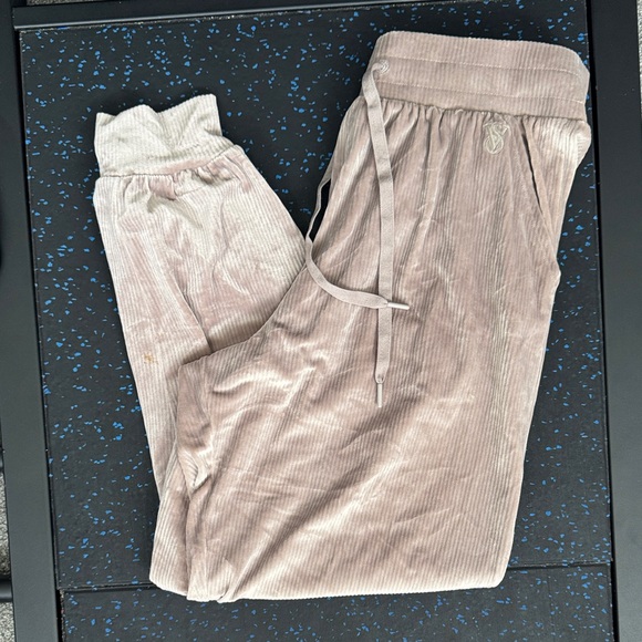 Victoria's Secret Ribbed Lounge Set in Soft Lavender - Picture 4 of 7